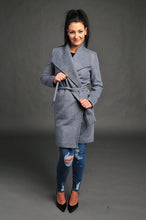 Load image into Gallery viewer, Chill Milano  cashmere coat / Mid -length / Blue silver colour /double vented face /robe style /satin lining /dry clean /imported product/
